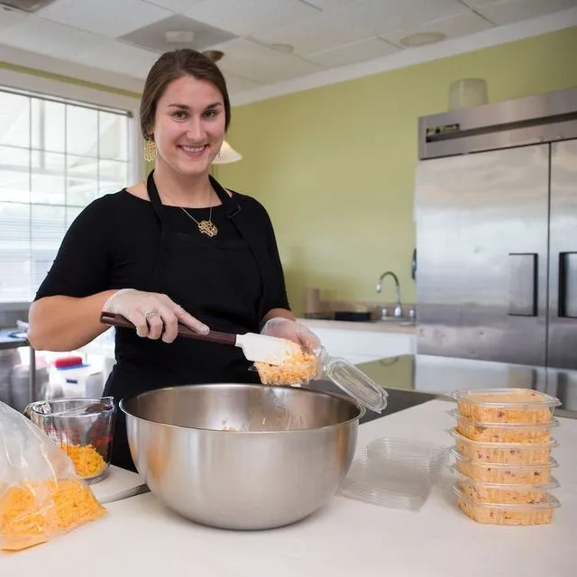 thumbnail for publication: Food Safety Regulatory Agencies and Steps to Opening a Food Business in Florida